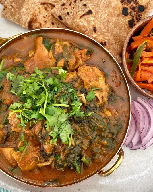 Chicken with spinach curry (Palak chicken)