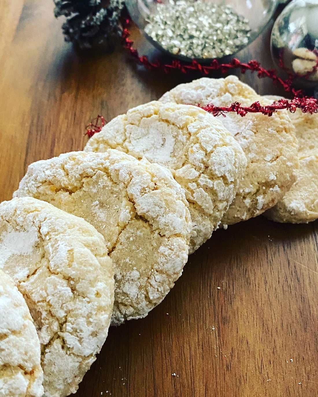 Almond amaretti cookies